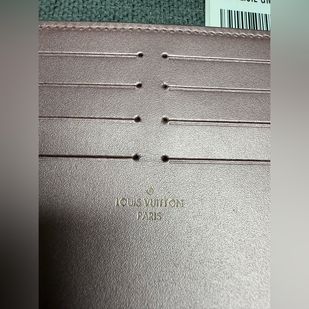 Louis Vuitton Felicie metallic rose leather credit card cash holder - Picture 4 of 5